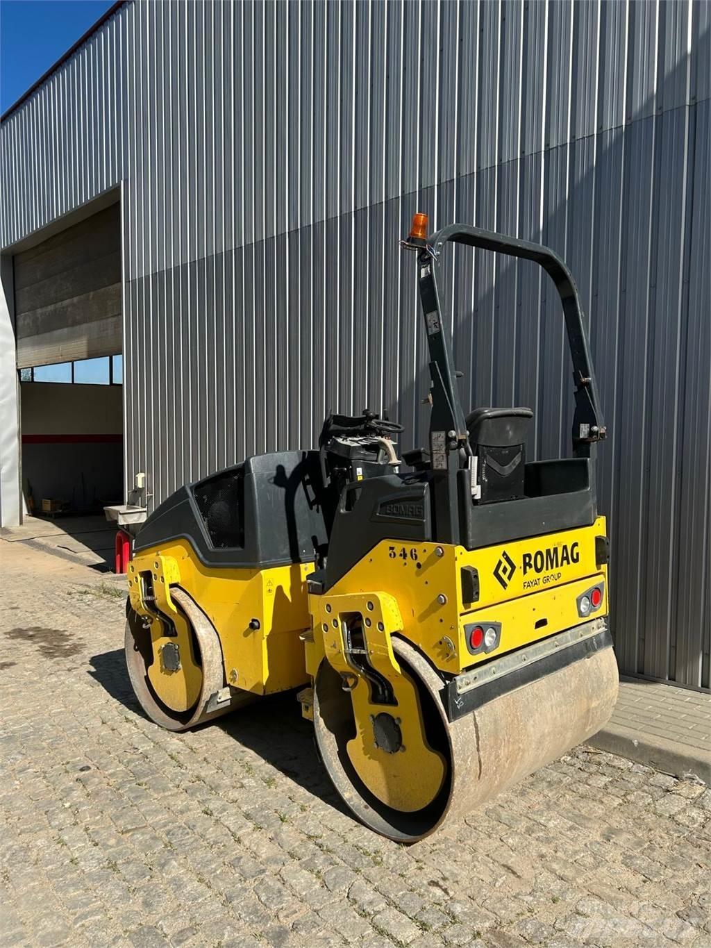 Bomag BW138AD-5 مداحل ثنائية الاسطوانة