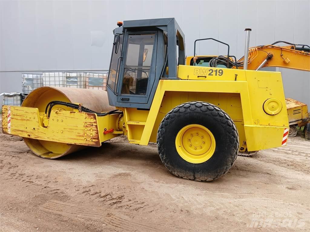 Bomag BW219D-2 مداحل ثنائية الاسطوانة