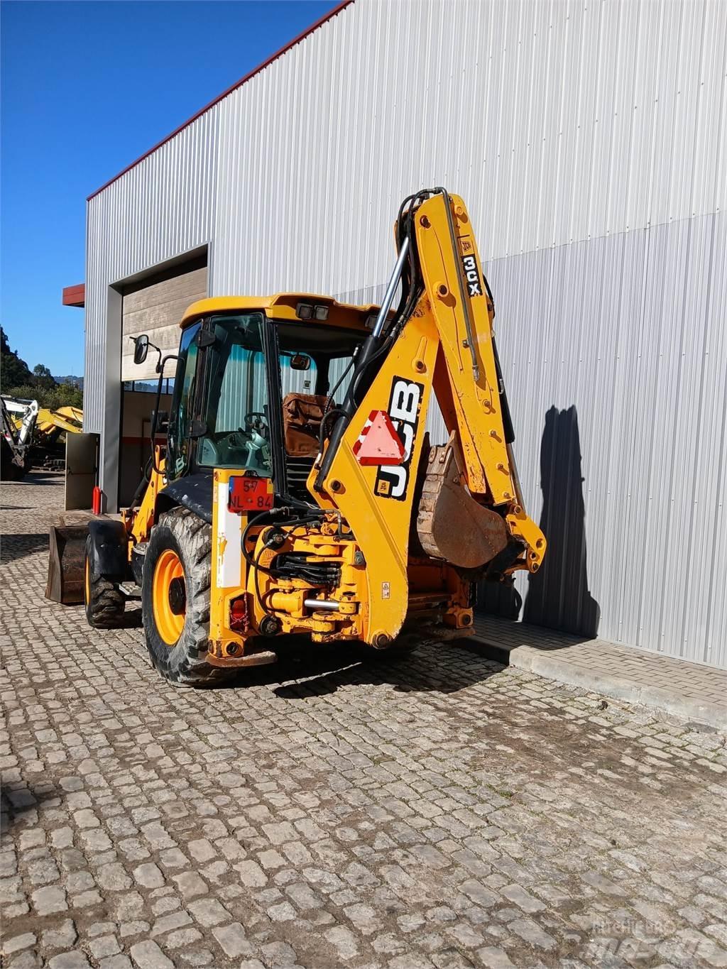 JCB 3CX لوادر ذات جرافات عكسية