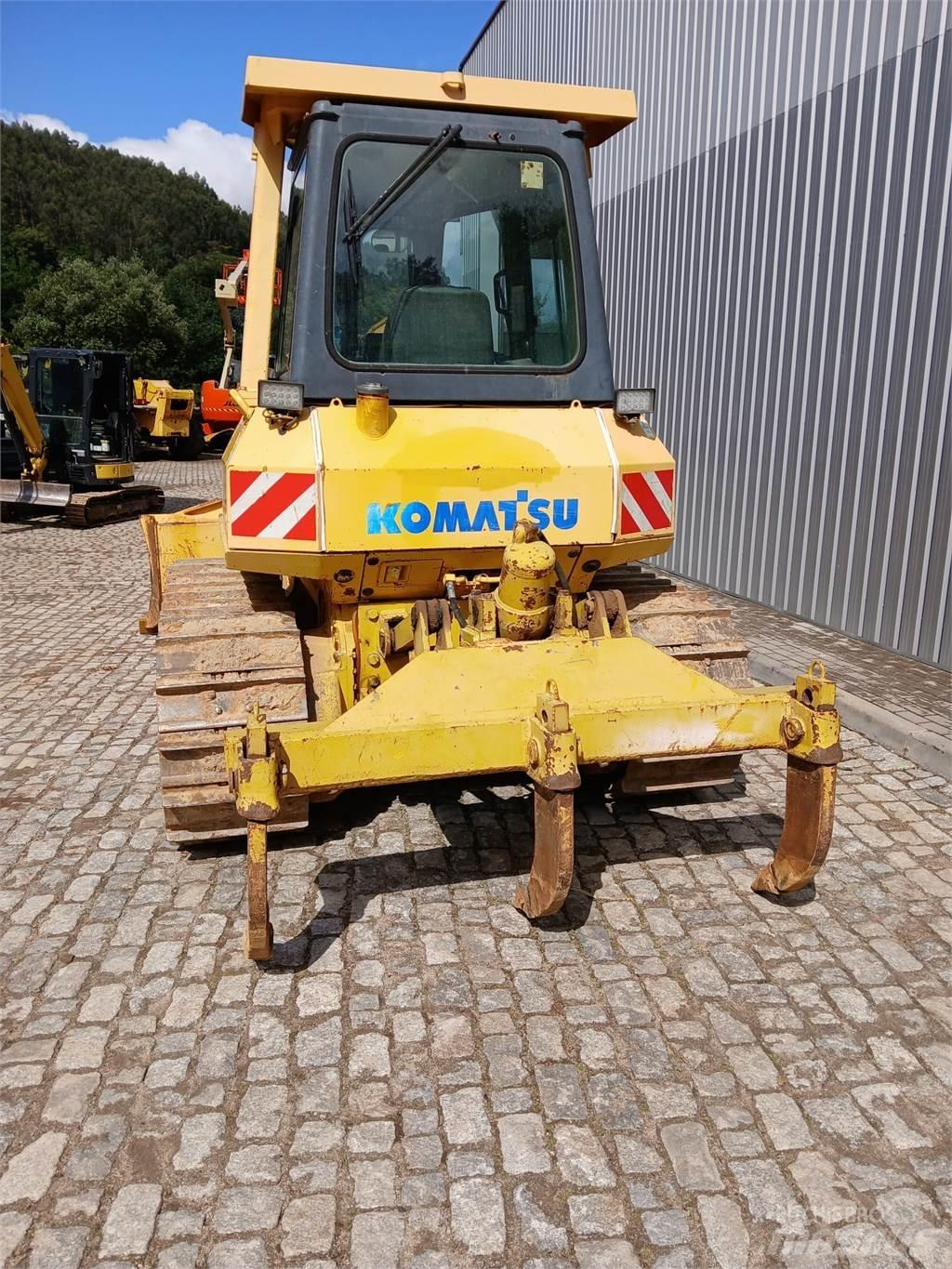 Komatsu D41E-6 رافعات مد أنابيب