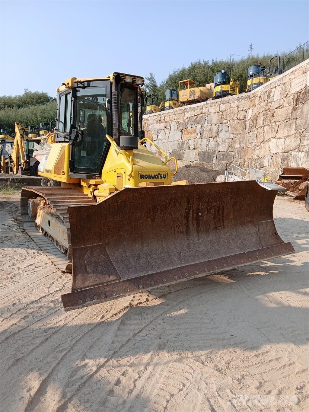 Komatsu D51PXI-22 رافعات مد أنابيب