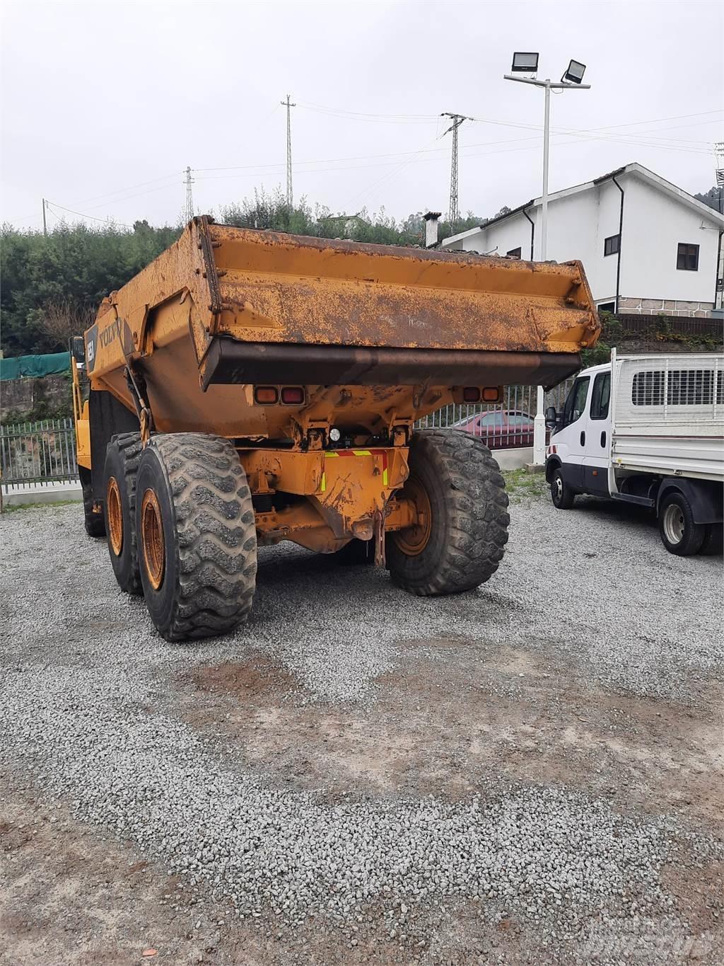 Volvo A25D عربات نقل قلابة للمواقع