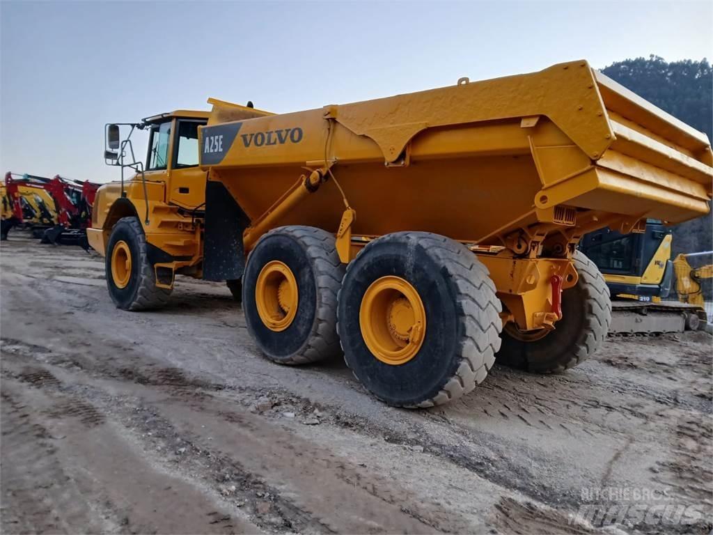 Volvo A25E عربات نقل قلابة للمواقع