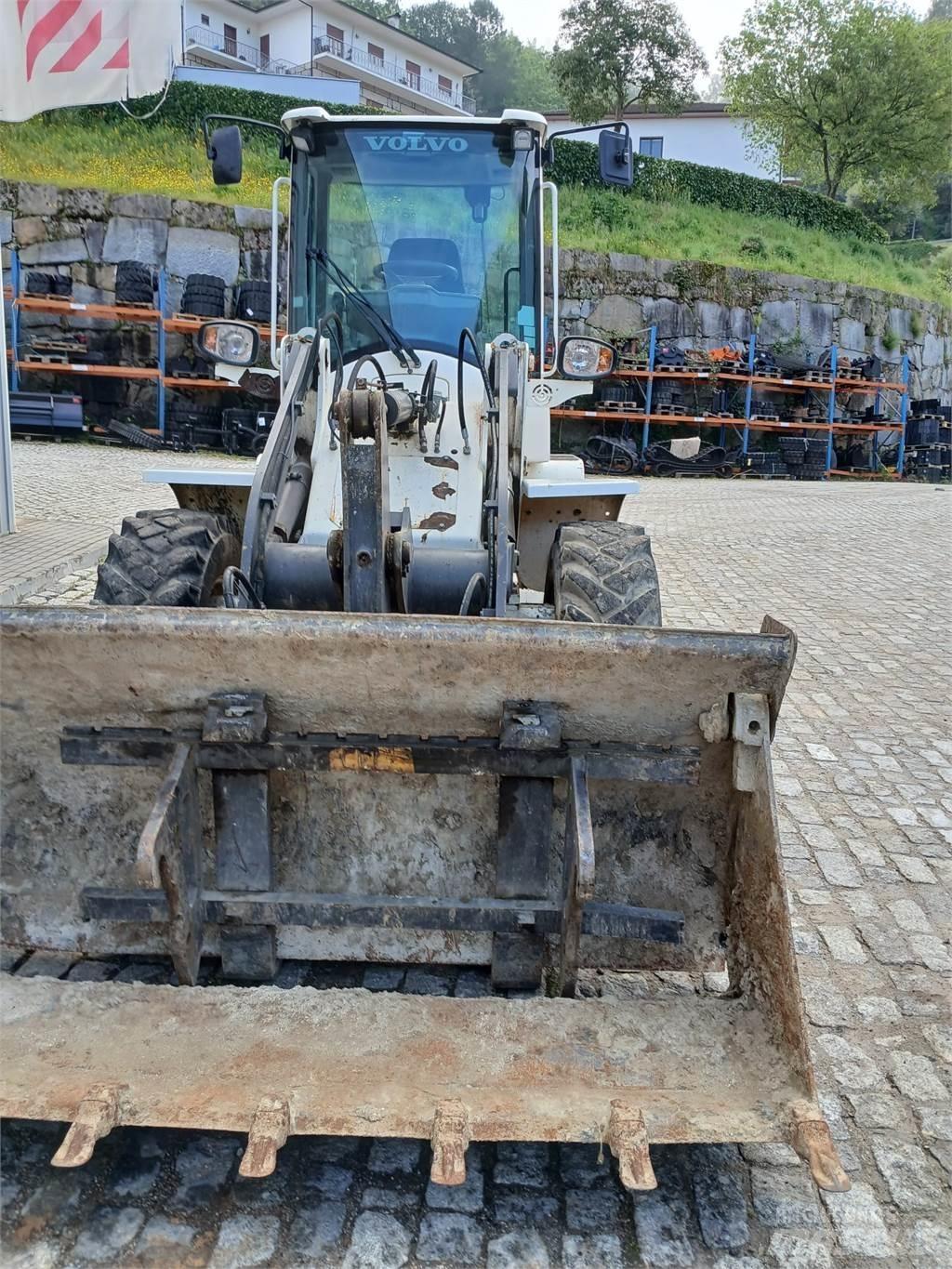 Volvo L30G أخرى