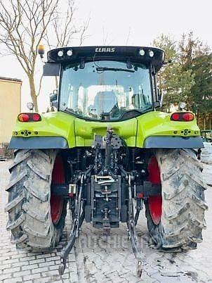 CLAAS ARION 520 الجرارات