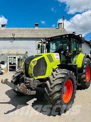 CLAAS ARION 640 الجرارات