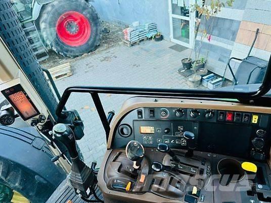 John Deere 7820 الجرارات