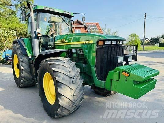 John Deere 8310 الجرارات