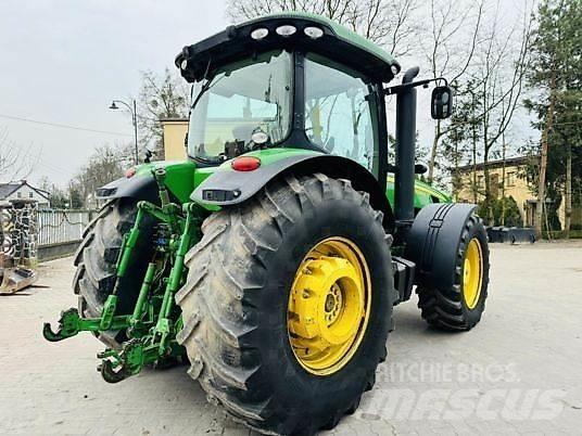 John Deere 8345R الجرارات