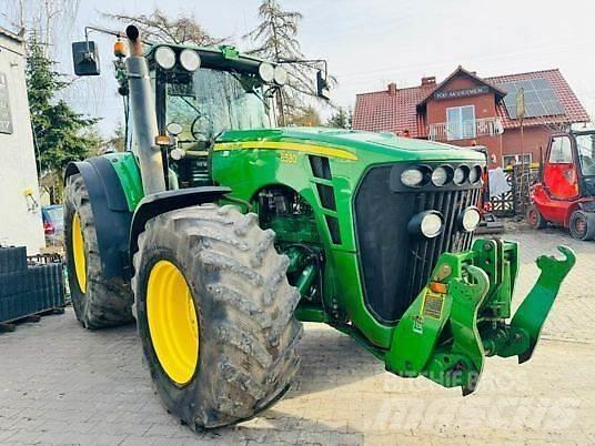 John Deere 8530 الجرارات