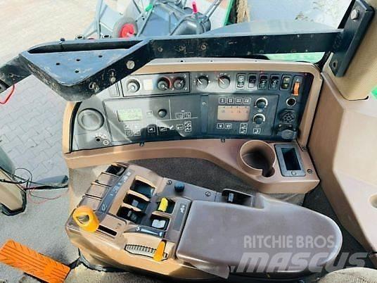 John Deere 8530 الجرارات