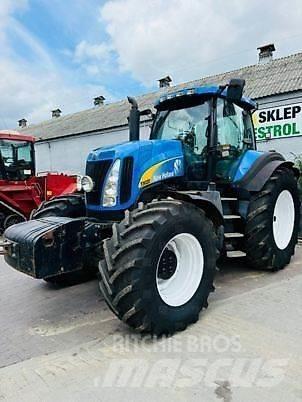 New Holland T8020 الجرارات