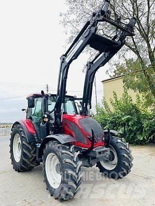 Valtra N104 الجرارات