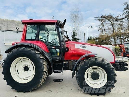 Valtra T160 الجرارات