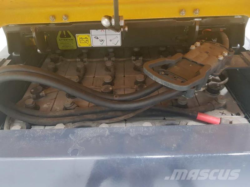 Aisle-Master 15NE RENTAL شاحنة الممرات الضيقة