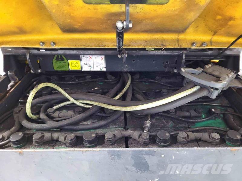 Aisle-Master 20SHE شاحنة الممرات الضيقة