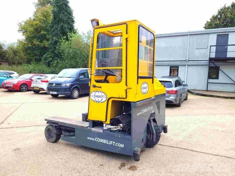 Combilift C3000 GAS شاحنة المناولة رباعية الاتجاهات