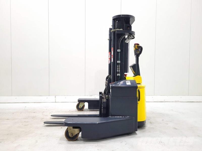 Combilift WR4 رافعات حاويات