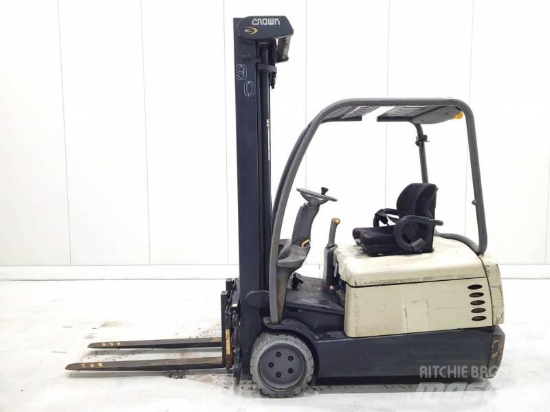 Crown SC4540-40 شاحنات ذات رافعات شوكية - أخرى