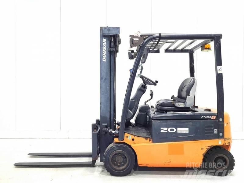 Doosan B20X-5 شاحنات ذات رافعات شوكية تعمل بالكهرباء