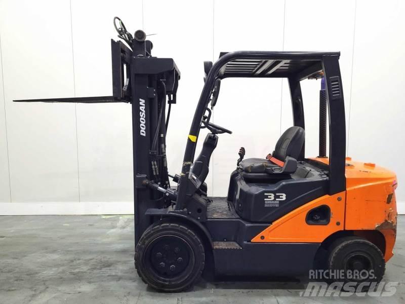 Doosan D33S-7Y شاحنات الديزل
