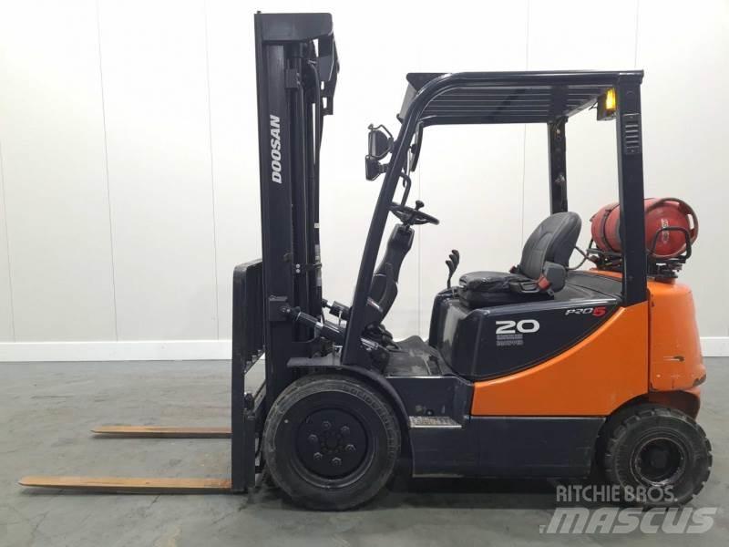 Doosan G20 شاحنات LPG