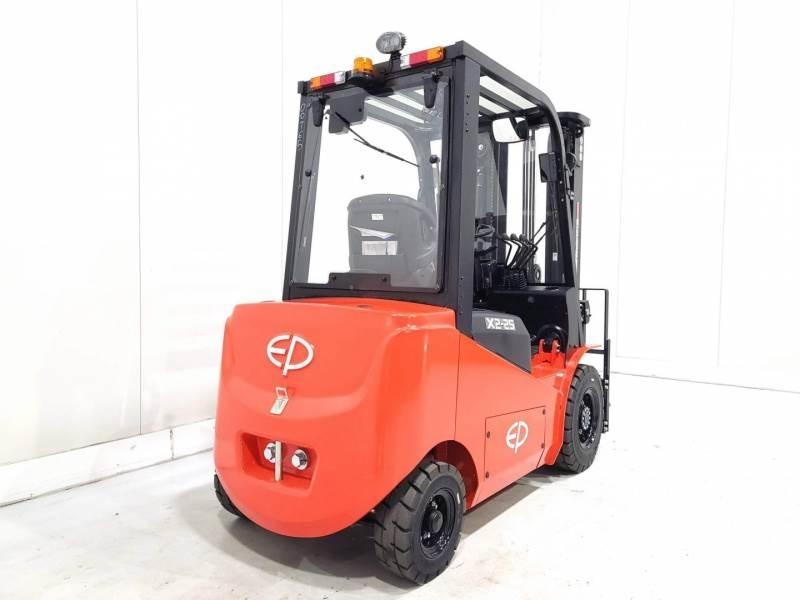 EP EFL252X2 150 HC شاحنات ذات رافعات شوكية تعمل بالكهرباء