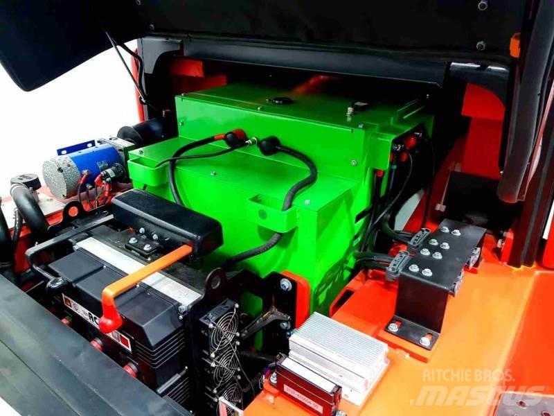 EP EFL702 820 HC RENTAL شاحنات ذات رافعات شوكية تعمل بالكهرباء