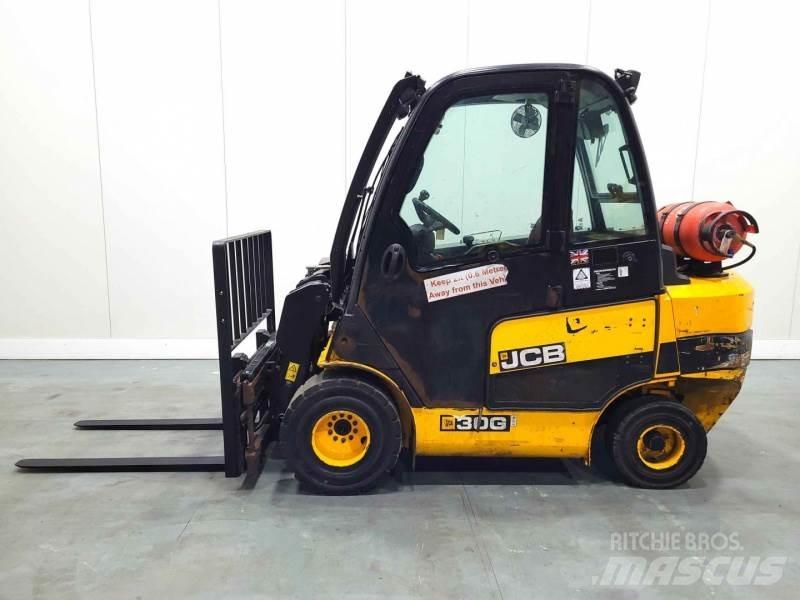 JCB TLT30G مناولات متداخلة