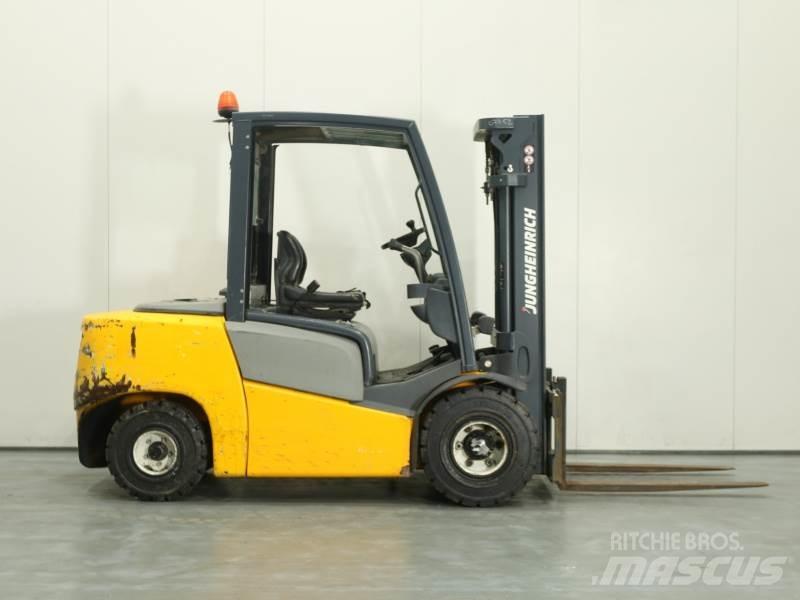 Jungheinrich DFG 435 شاحنات الديزل