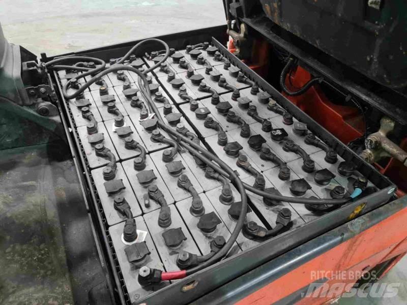 Linde E30-01 387 شاحنات ذات رافعات شوكية تعمل بالكهرباء