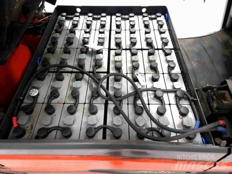Linde E30L-01 شاحنات ذات رافعات شوكية تعمل بالكهرباء