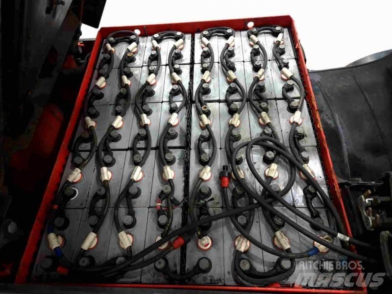 Linde E30L-01 شاحنات ذات رافعات شوكية تعمل بالكهرباء