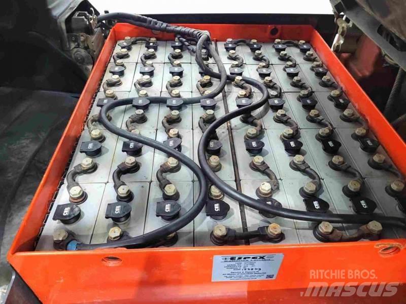 Linde E40 شاحنات ذات رافعات شوكية تعمل بالكهرباء