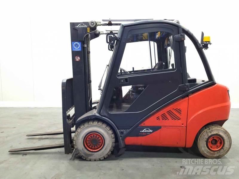 Linde H30D-02 393 شاحنات الديزل