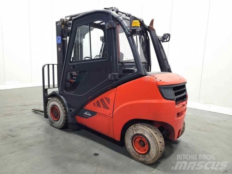 Linde H30D-02 393 شاحنات الديزل