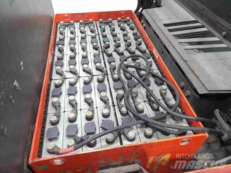 Linde P250 127 شاحنة قاطرة
