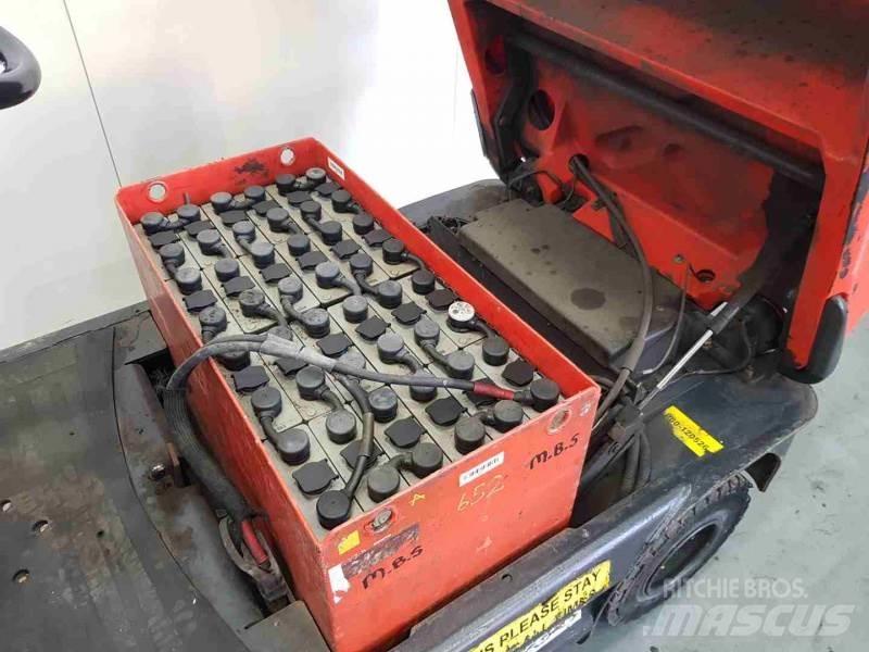 Linde P60 126 شاحنة قاطرة