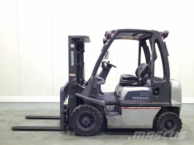 Nissan FD02A20 شاحنات الديزل