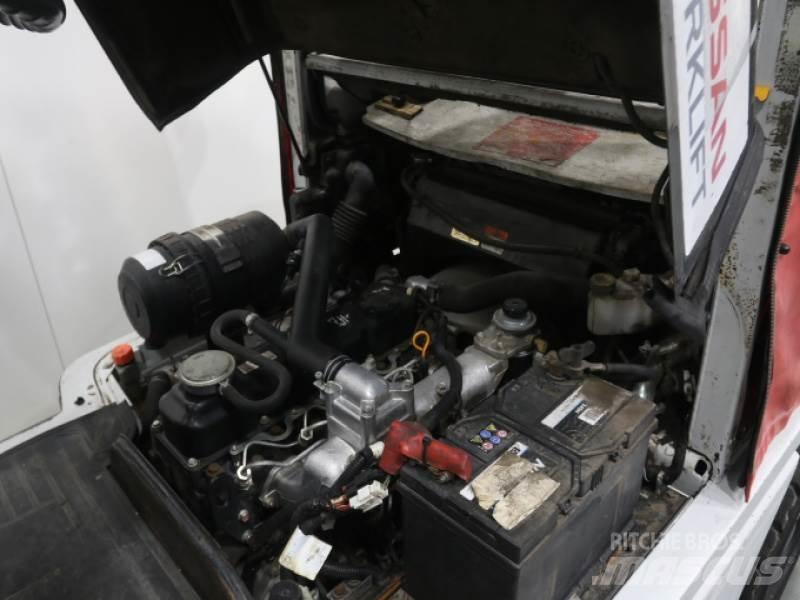 Nissan YG1D2A32Q شاحنات الديزل