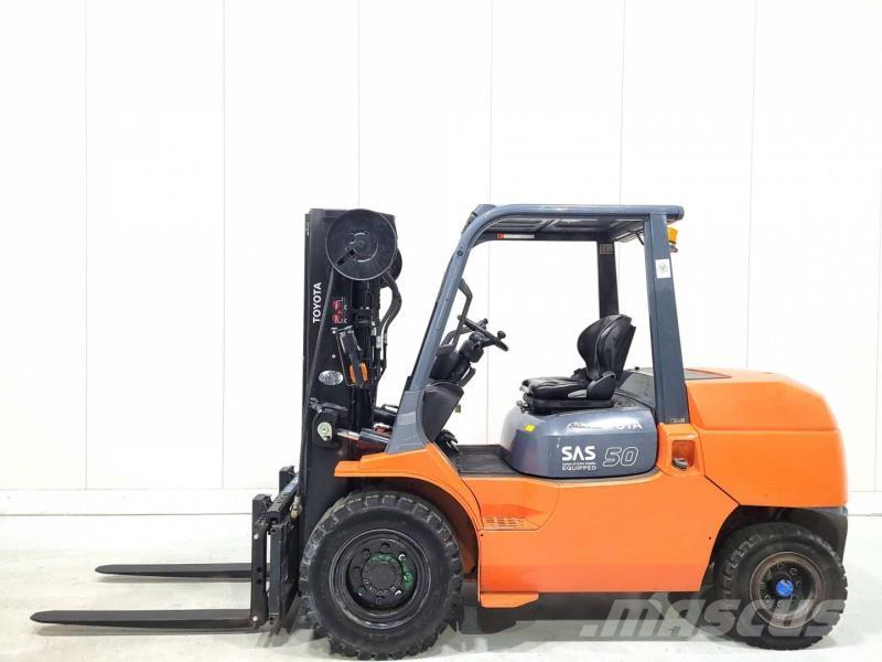 Toyota 42-7FD45 شاحنات الديزل