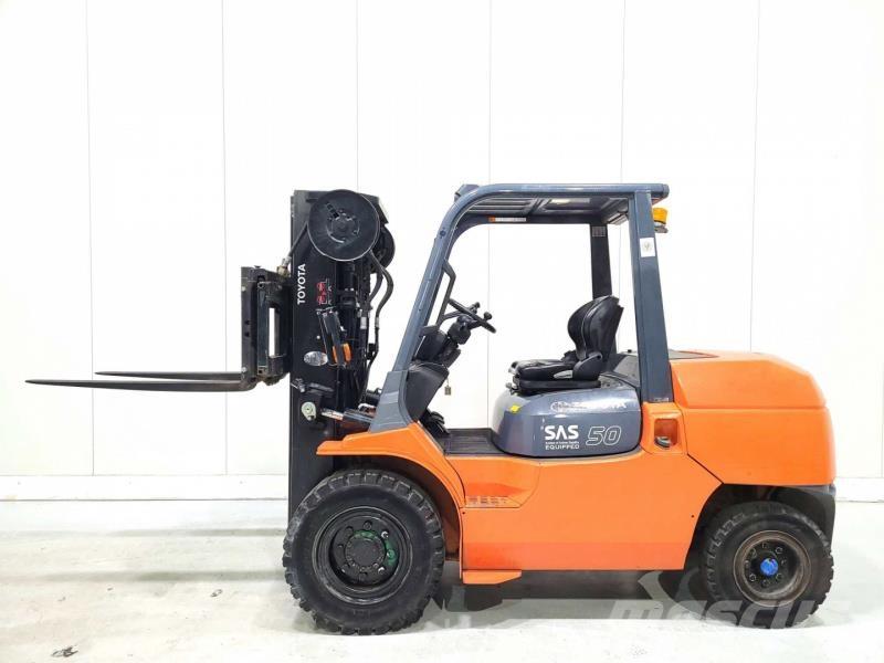 Toyota 42-7FD45 شاحنات الديزل