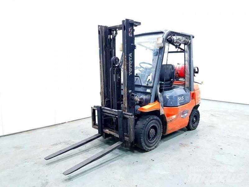 Toyota 42-7FGF25 شاحنات LPG
