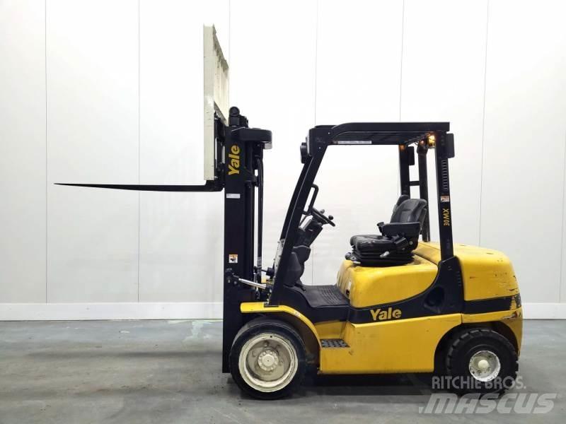 Yale GDP30MX E2195 شاحنات الديزل
