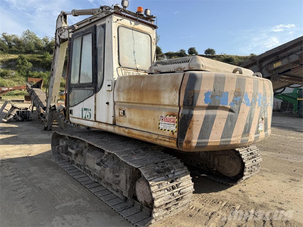 CAT 318B حفارات زحافة