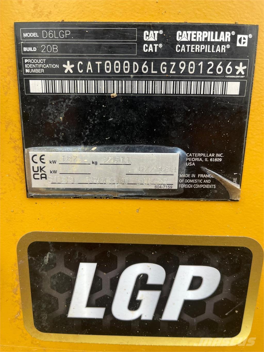 CAT D6LGP بلدوزرات مجنزرة