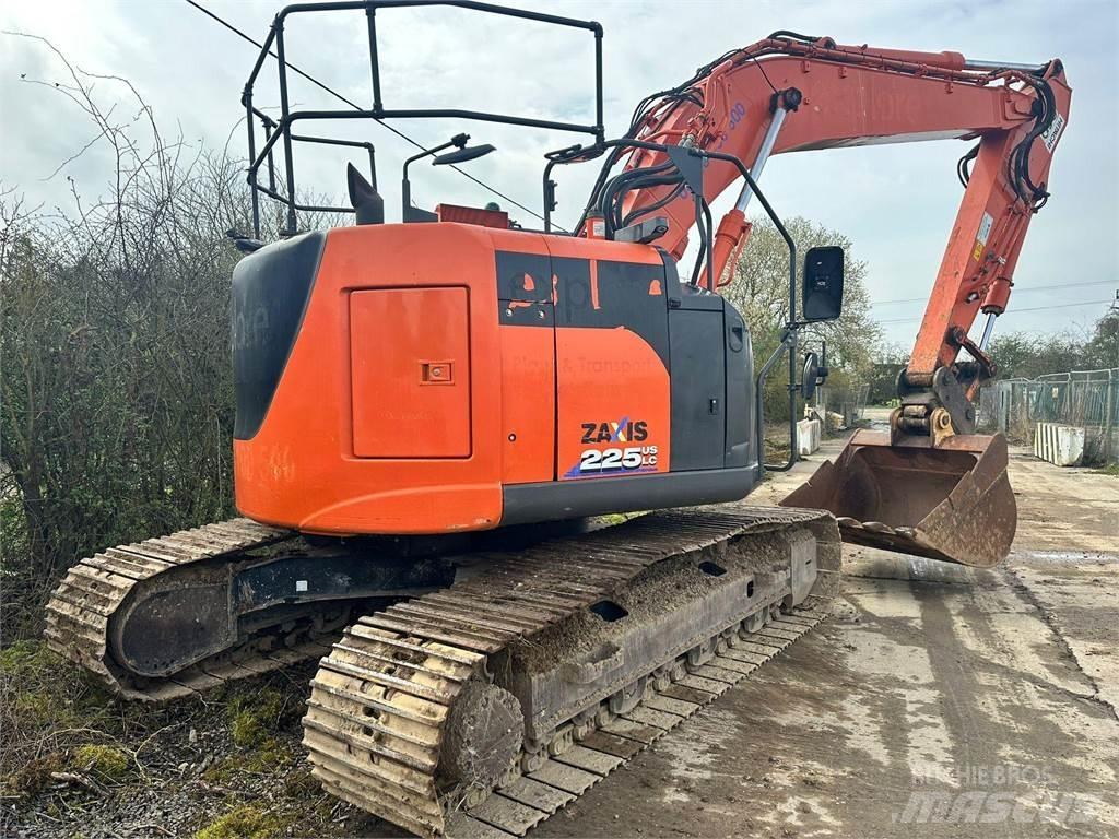 Hitachi ZX225USLC-6 حفارات زحافة