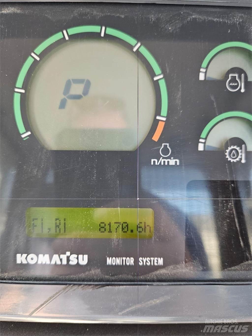 Komatsu D61PX-15 بلدوزرات مجنزرة