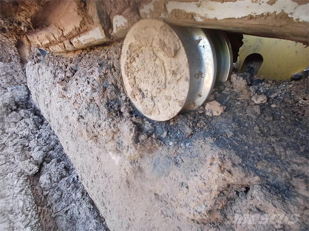 Komatsu D65PX-17 بلدوزرات مجنزرة