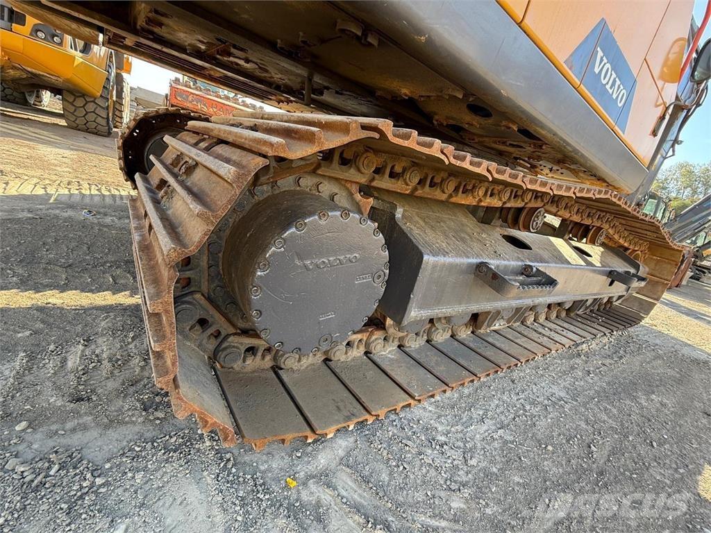 Volvo EC220EL حفارات زحافة